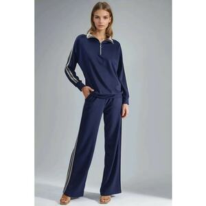 Set din doua piese - hanorac cu guler cu fermoar - pantaloni largi - dungi - albastru marin - tricot imagine