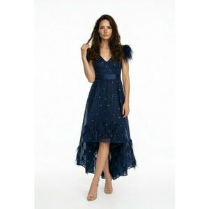 Rochie cu detalii brodate si pene de strut Francia imagine