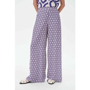 Pantaloni cu croiala ampla si model grafic imagine