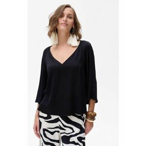 Bluza lejera cu decolteu in V imagine