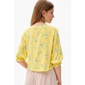 Bluza cu imprimeu floral si maneci medii imagine
