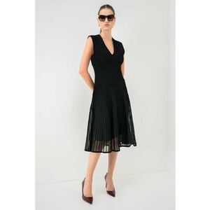 Rochie evazata cu decolteu in V - Negru imagine